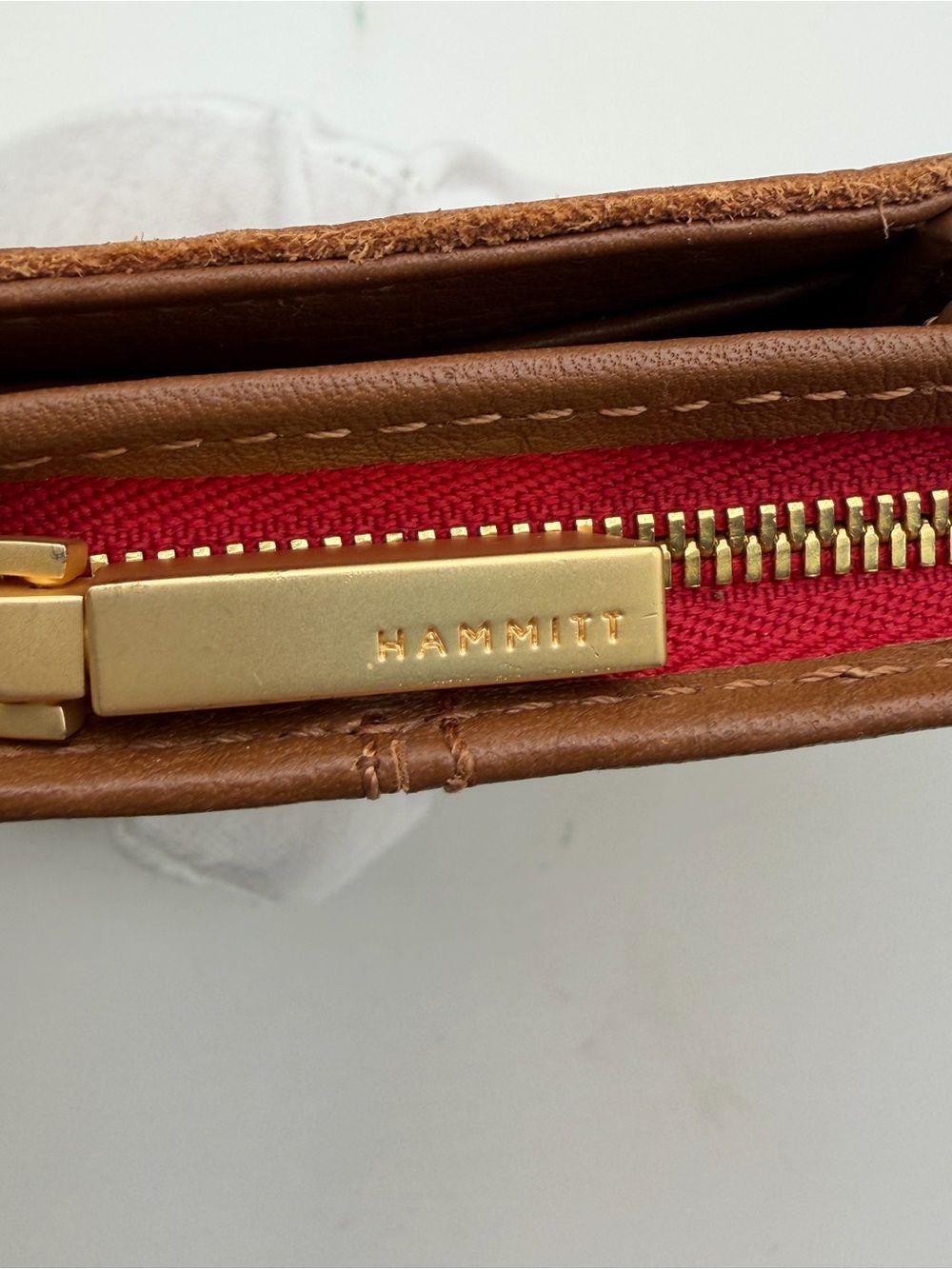 Hammitt 110 North Mahogany Pebble/Brushed Gold Red Zip - Picture 8 of 8